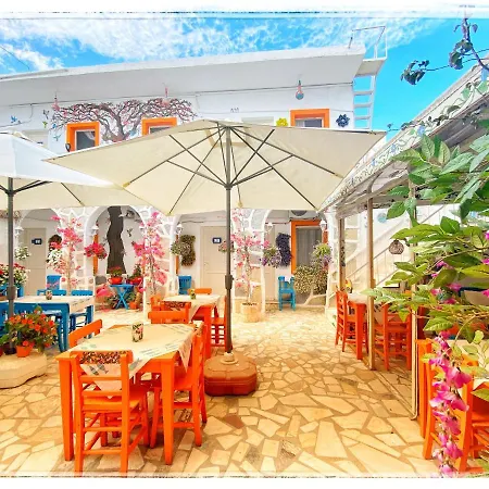 博德鲁姆萨德民宿酒店 *